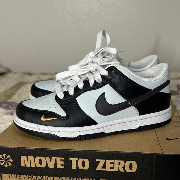 4.5 Y/Womens 6  Nike Dunk Low - Picture 2 of 6